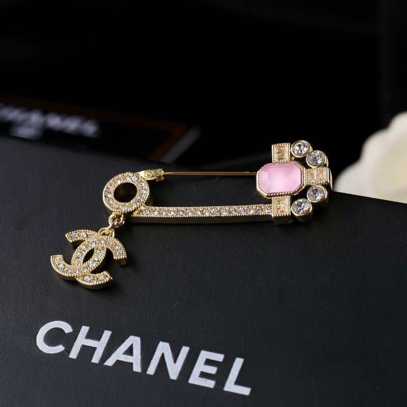 Chanel Brooch 04yxs132